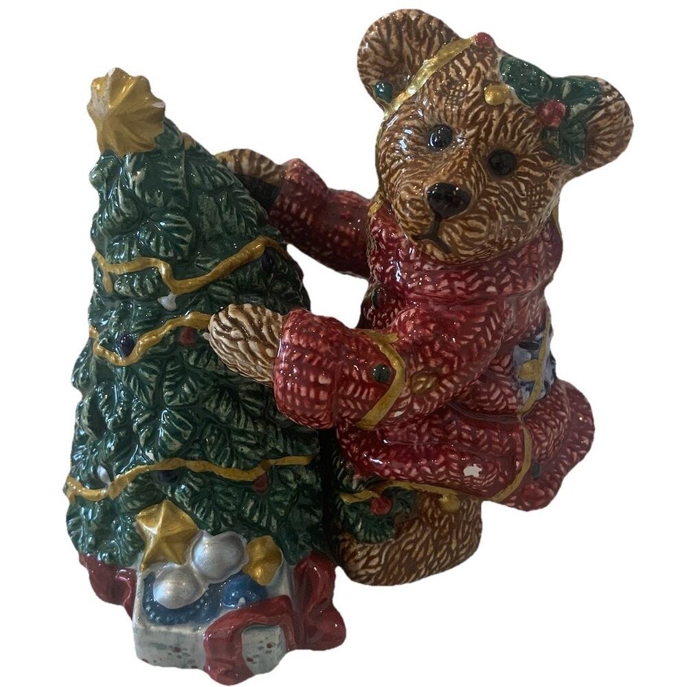 Elliot and the Tree Christmas Salt and Pepper Shakers Boyd’s Bears Pottery 1998